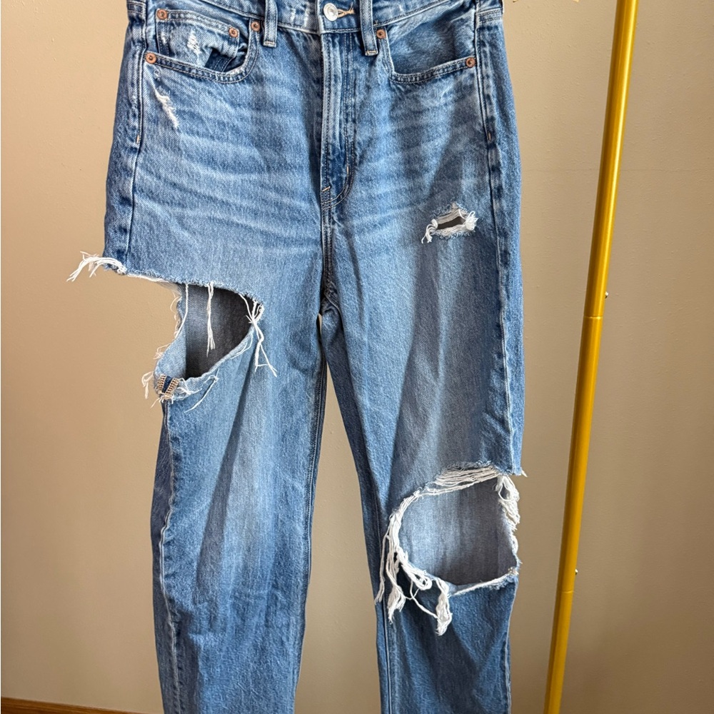 American Eagle 90s Boyfriend Jeans Size 6 High Rise Distressed Ripped Denim